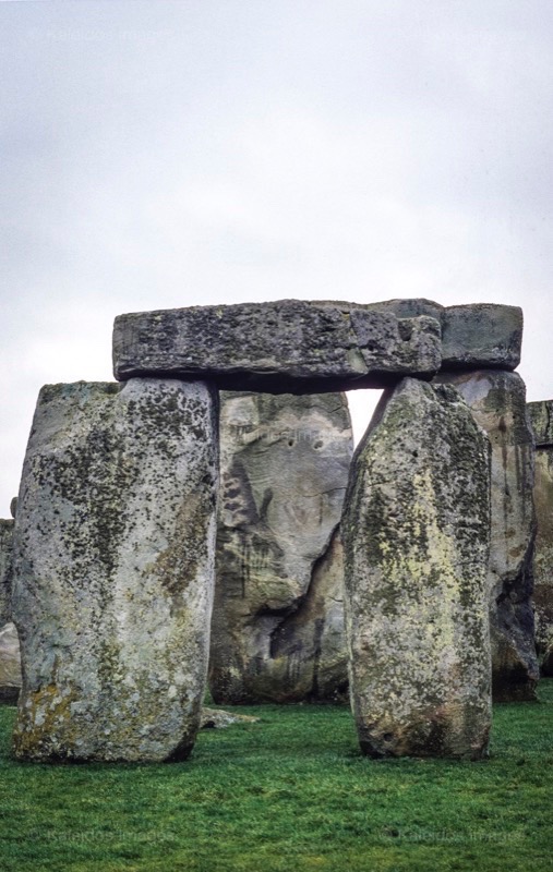 Stonehenge, megalith, prehistoric monument, Wiltshire, Salisbury, UNESCO, world heritage, neolithic, bronze age, stone circle, trilithons, sarsen stones, bluestones, solstice, astronomy, observatory, temple, rituals, archaeology, England, druids, ancient civilization, Tarek Charara, Kaleidos, Kaleidos images, La parole à l'image, heritage photography, visual documentation, archaeological photography, documentary imagery, cultural photography